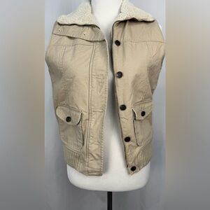 Sonoma Life Style Fleece Lined collared khaki vest. Women’s Smalll.